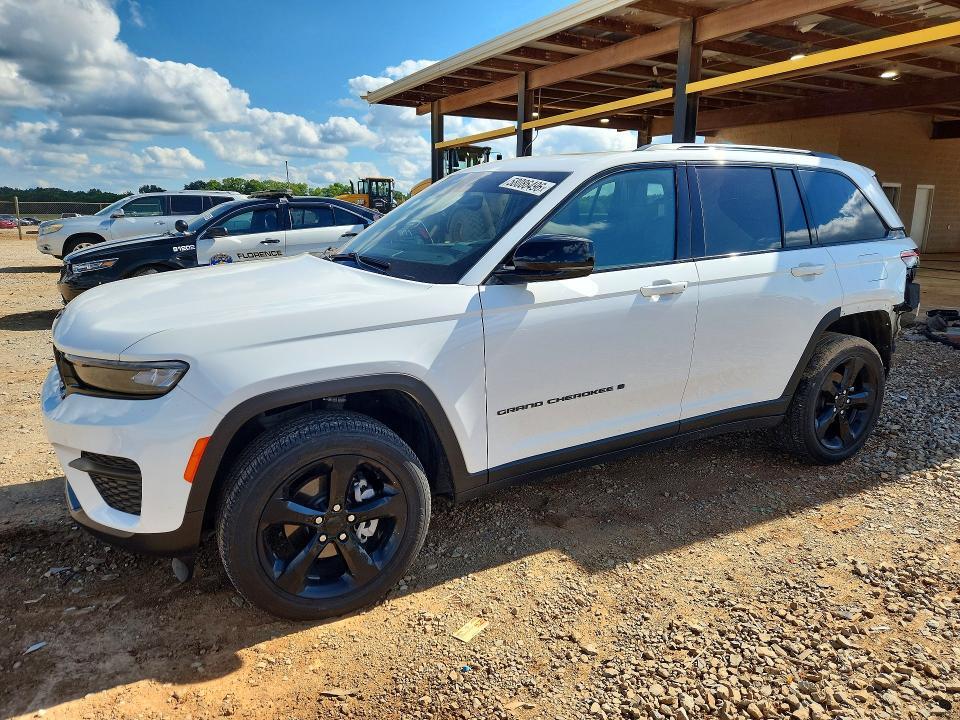 2025 JEEP GRAND CHEROKEE