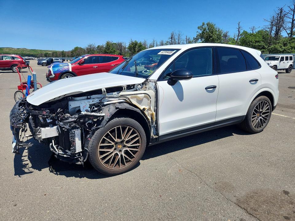 2019 PORSCHE CAYENNE