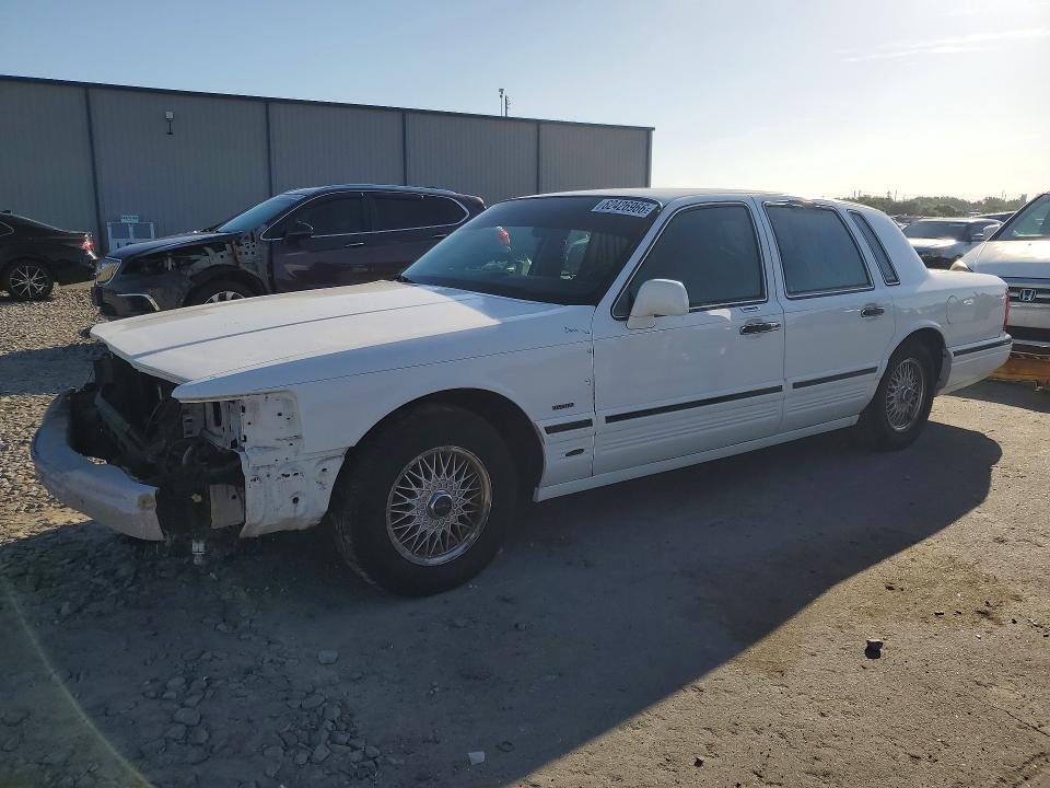 1995 LINCOLN TOWN CAR