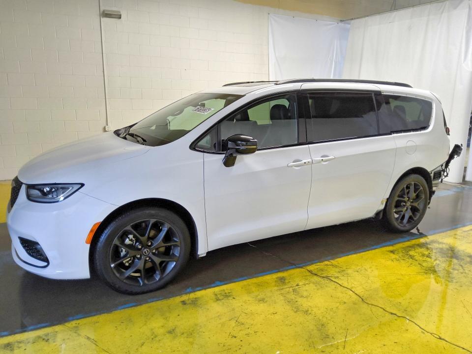 2025 CHRYSLER PACIFICA