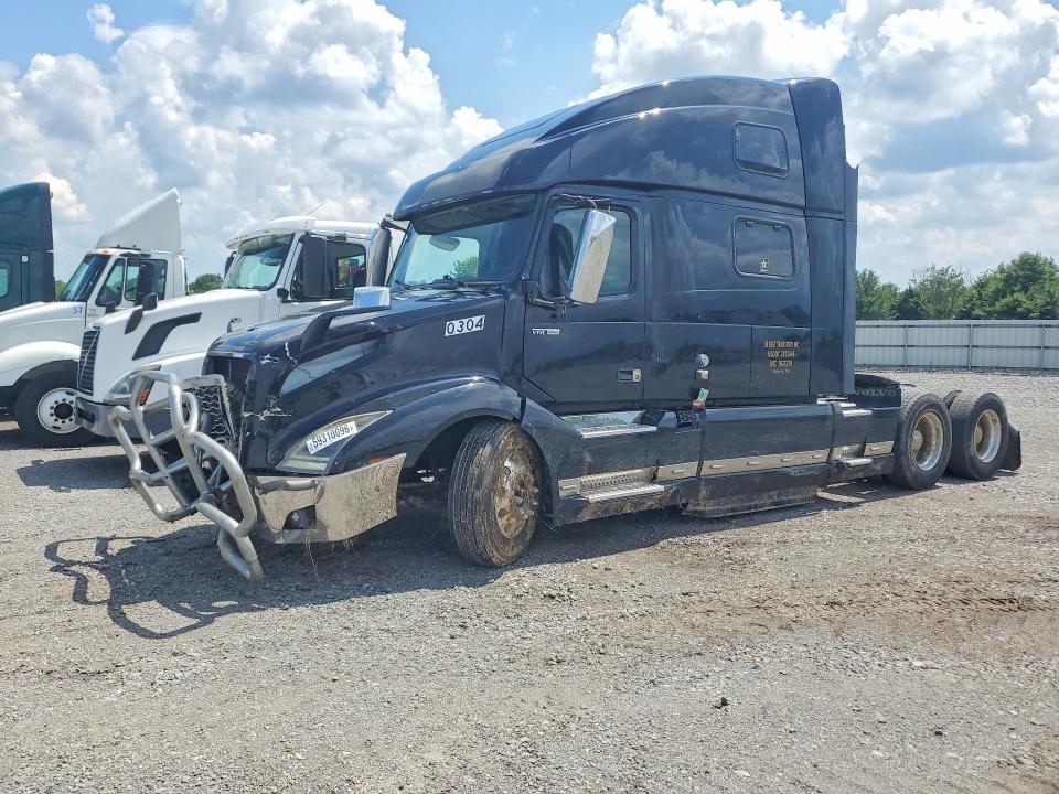2020 VOLVO VNL