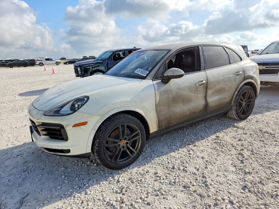 2019 PORSCHE CAYENNE