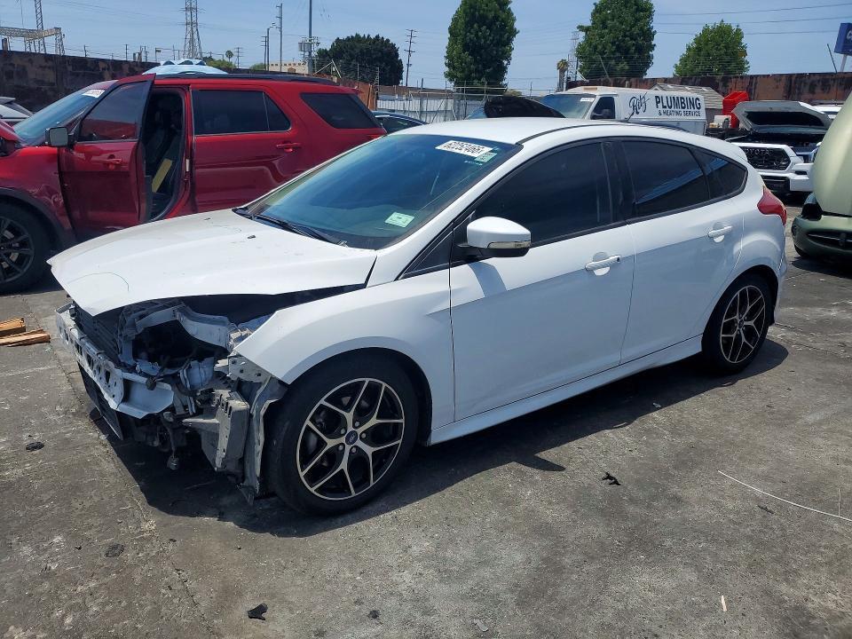 2016 FORD FOCUS
