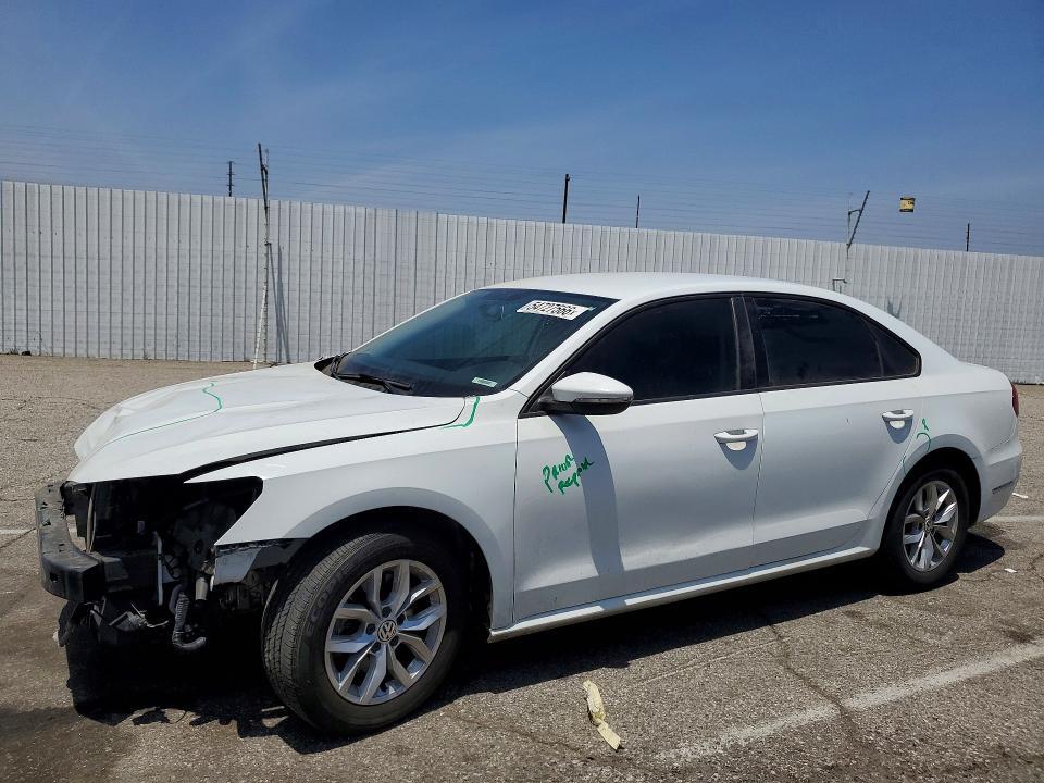 2018 VOLKSWAGEN PASSAT