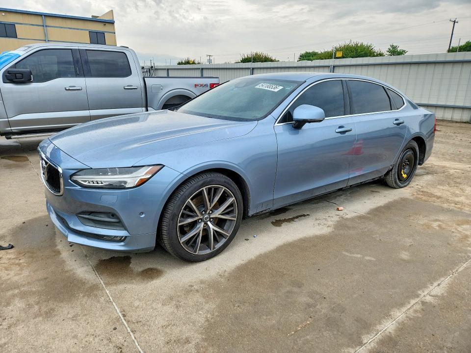 2018 VOLVO S90